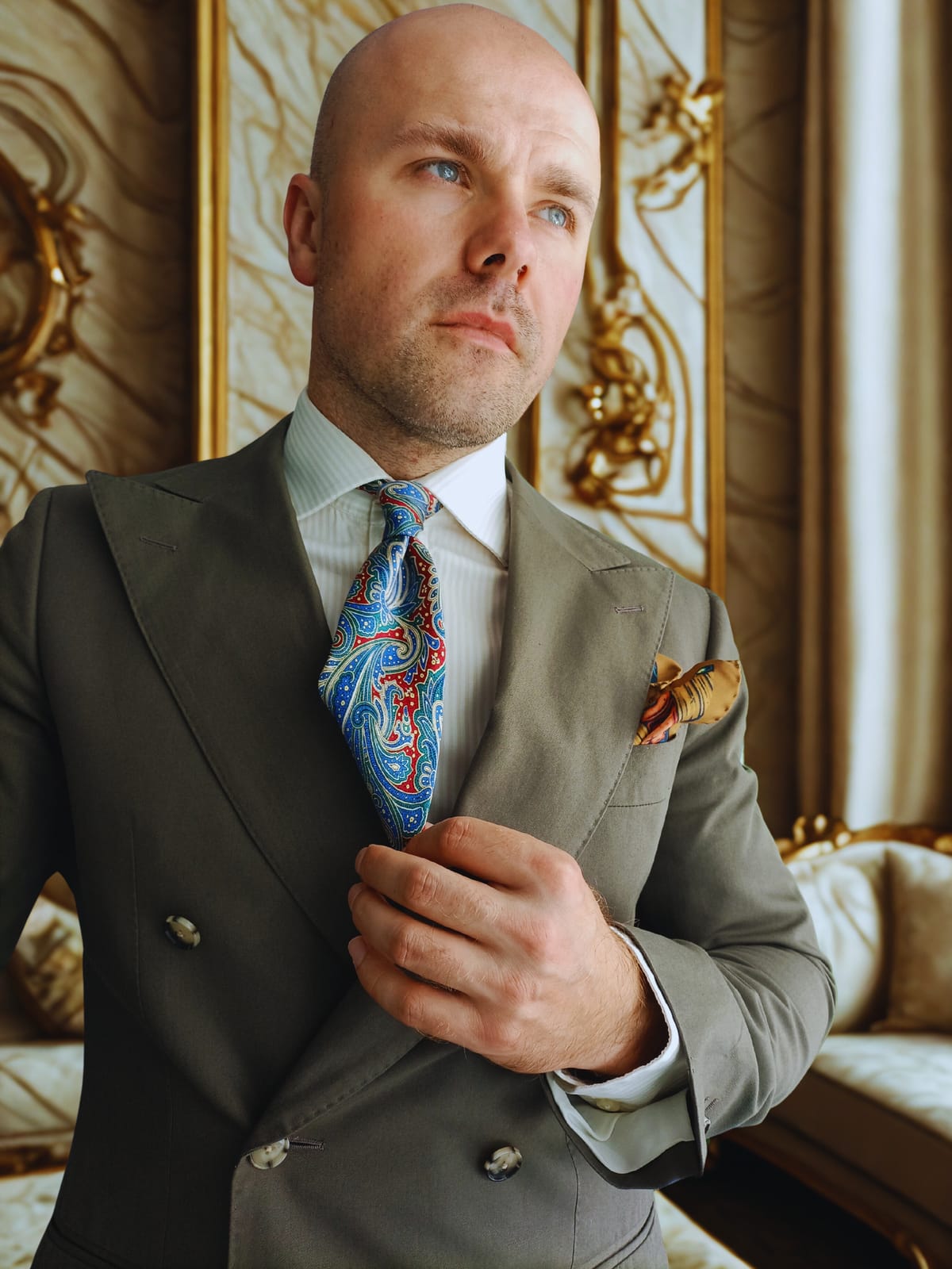 The Last Peacocks — Loneliness in Men’s Elegance