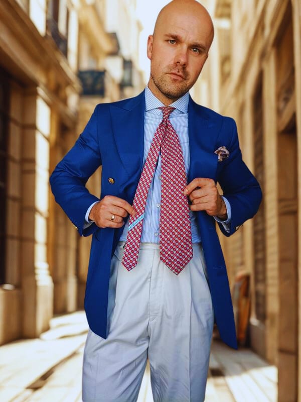 The Colour of Confidence: How Blue Wins the Room